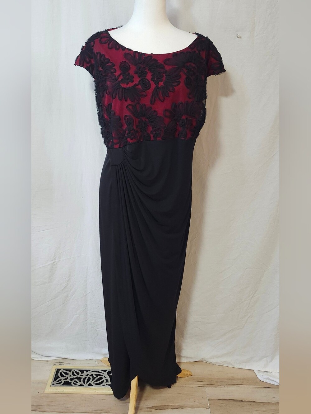 Connected Apparel Black & Red Floral Lace Evening Dress